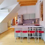 Mykolo Rooftop Old Town Apartment